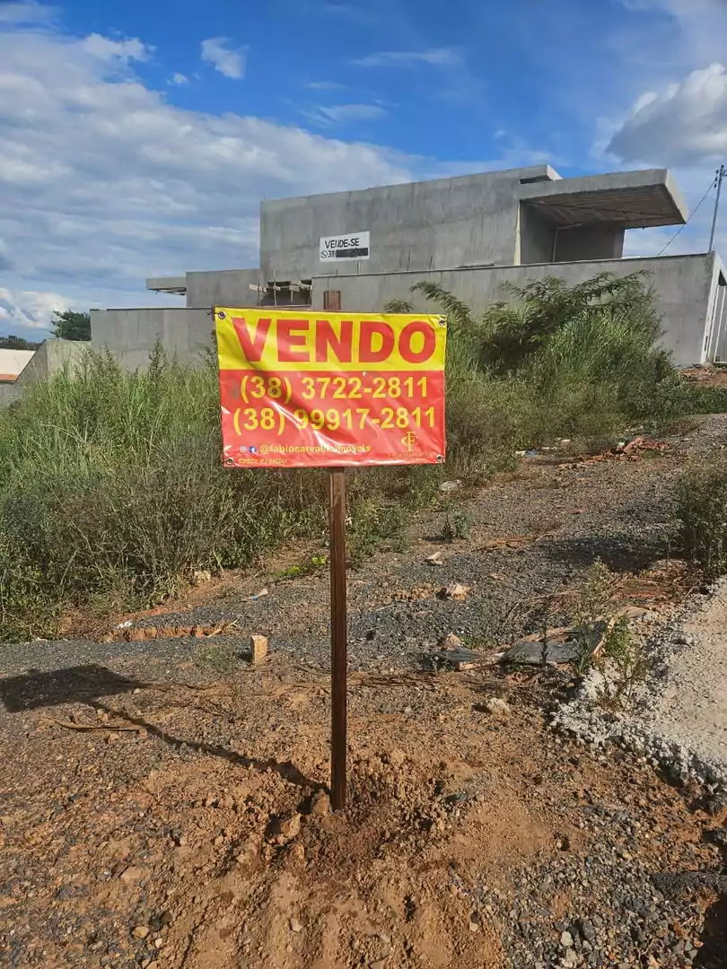 Vende-se - Terreno